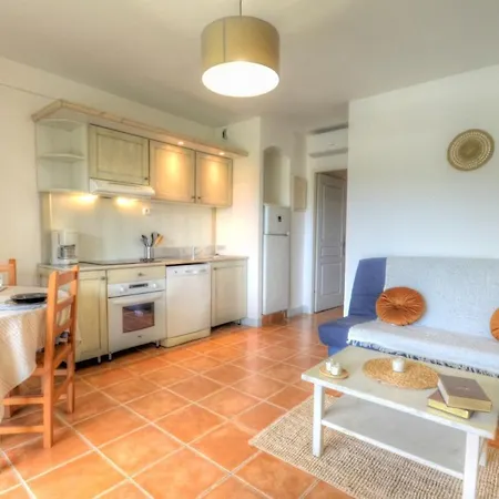 T2 Bord De Mer, Piscine, Parking Apartman